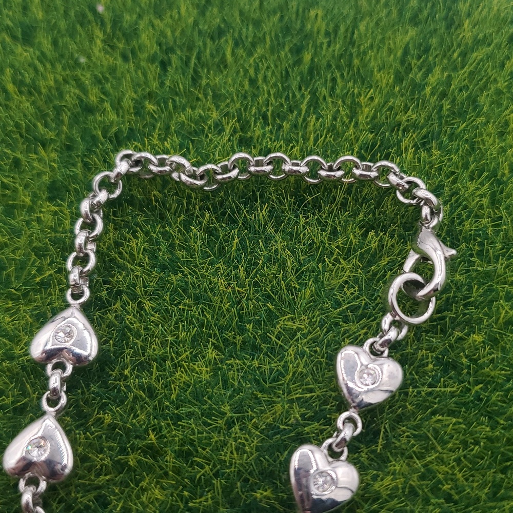 Elegant Silver Tone Heart Bracelet B3308 - Picture 3 of 4
